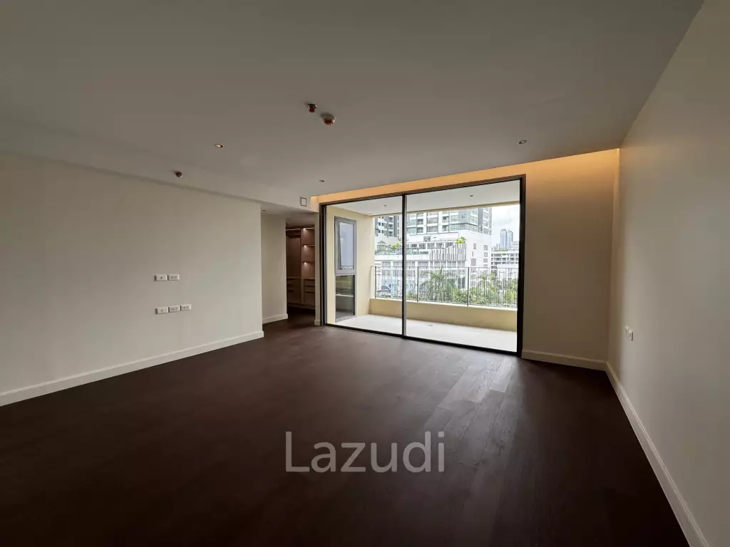 Private Condo Low Rise near BTS Phormphong