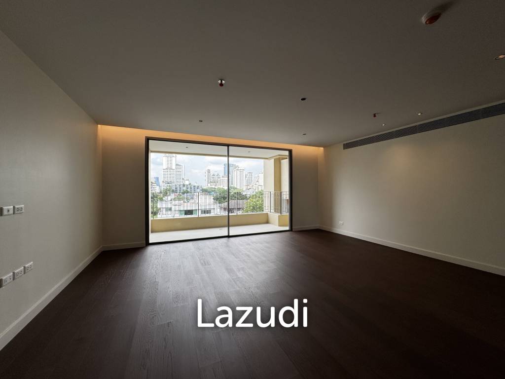 Private Condo Low Rise near BTS Phormphong