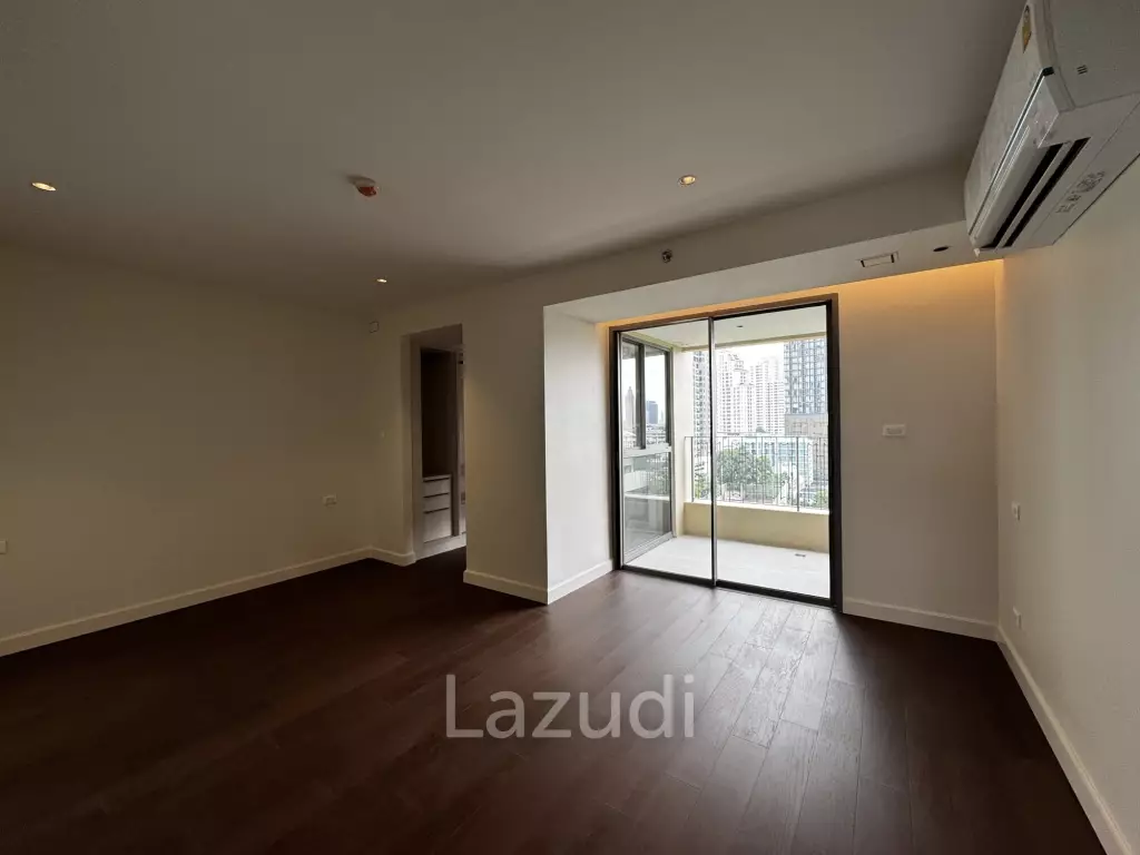 Private Condo Low Rise near BTS Phormphong