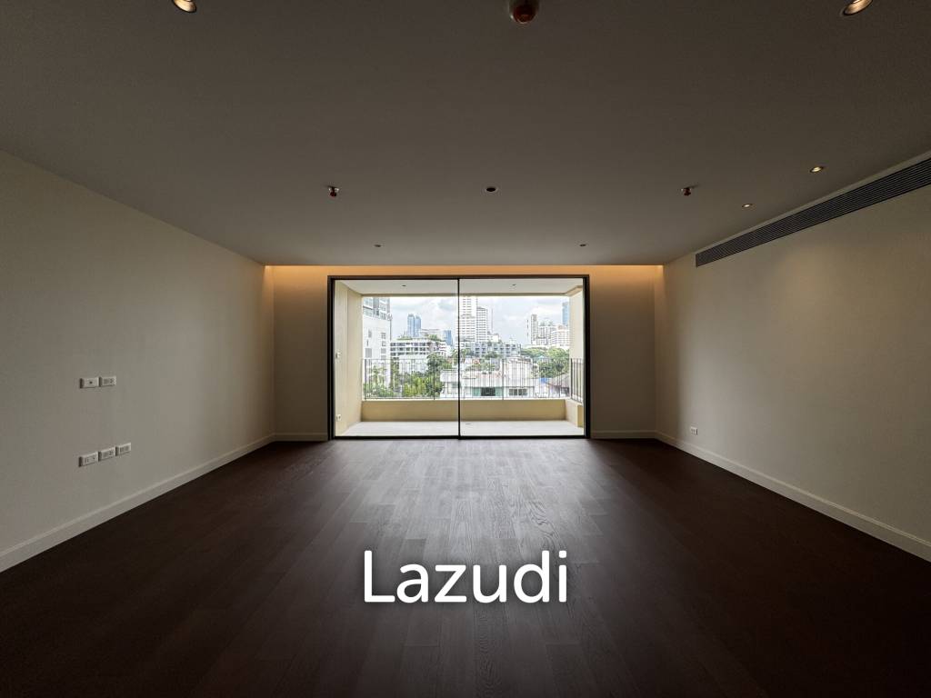 Private Condo Low Rise near BTS Phormphong