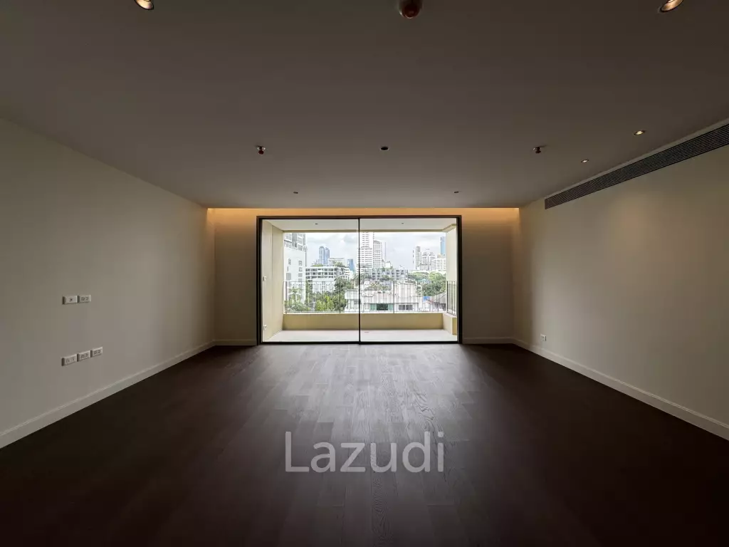 Private Condo Low Rise near BTS Phormphong