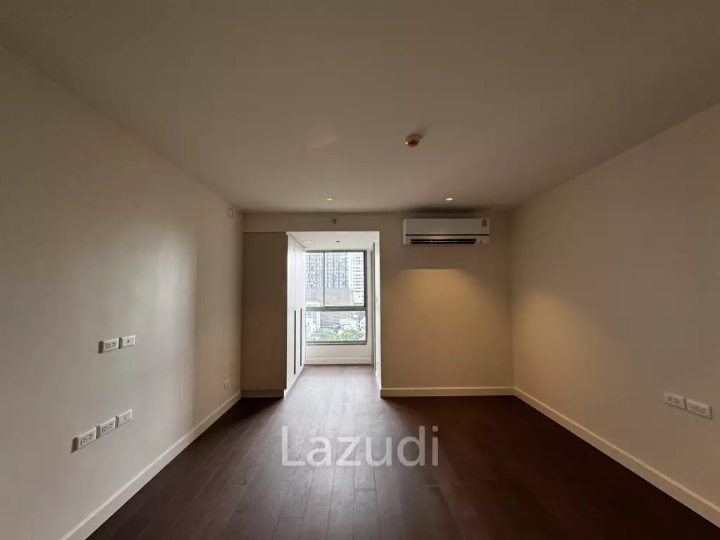 Private Condo Low Rise near BTS Phormphong