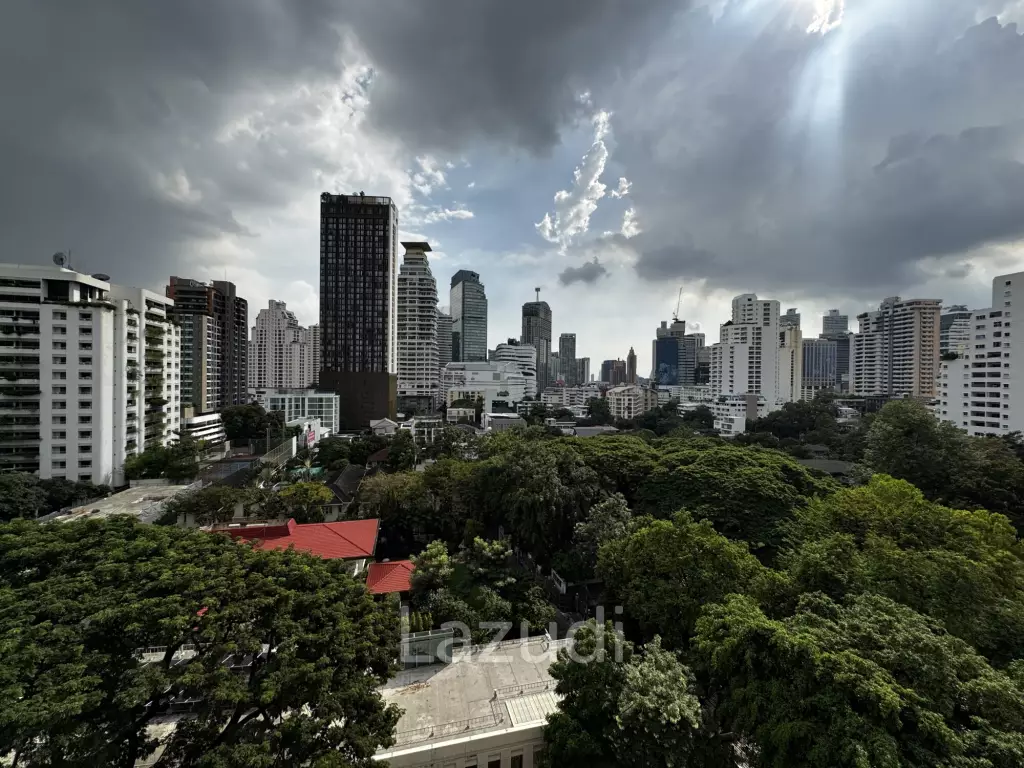 Private Condo Low Rise near BTS Phormphong