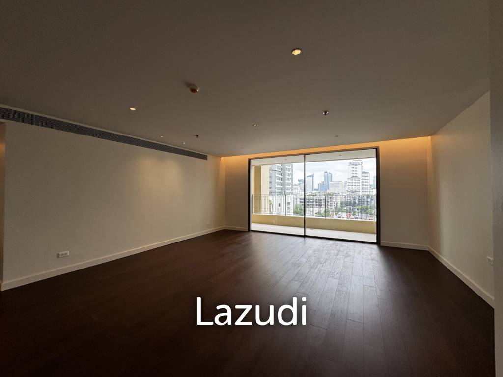Private Condo Low Rise near BTS Phormphong