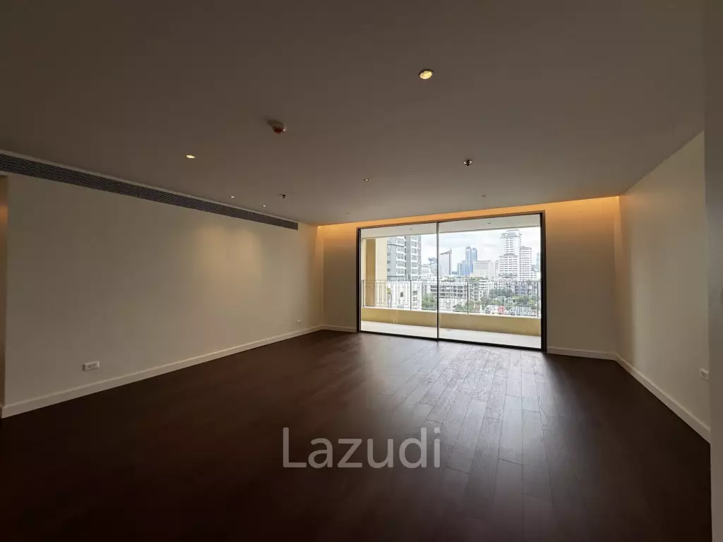 Private Condo Low Rise near BTS Phormphong