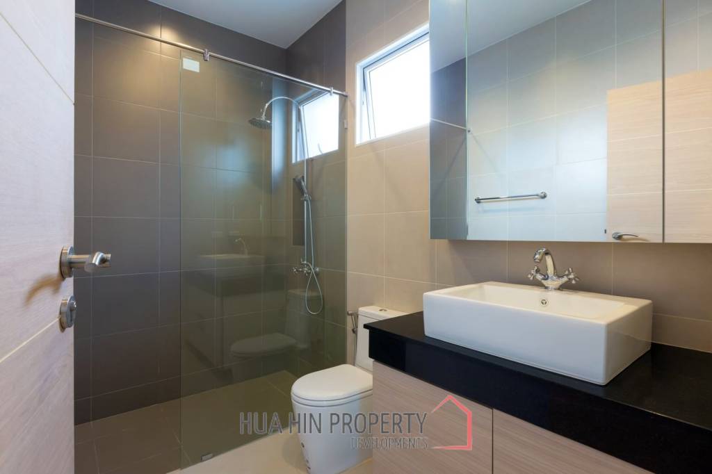 Elegant Modern Villa with Pool Hua Hin