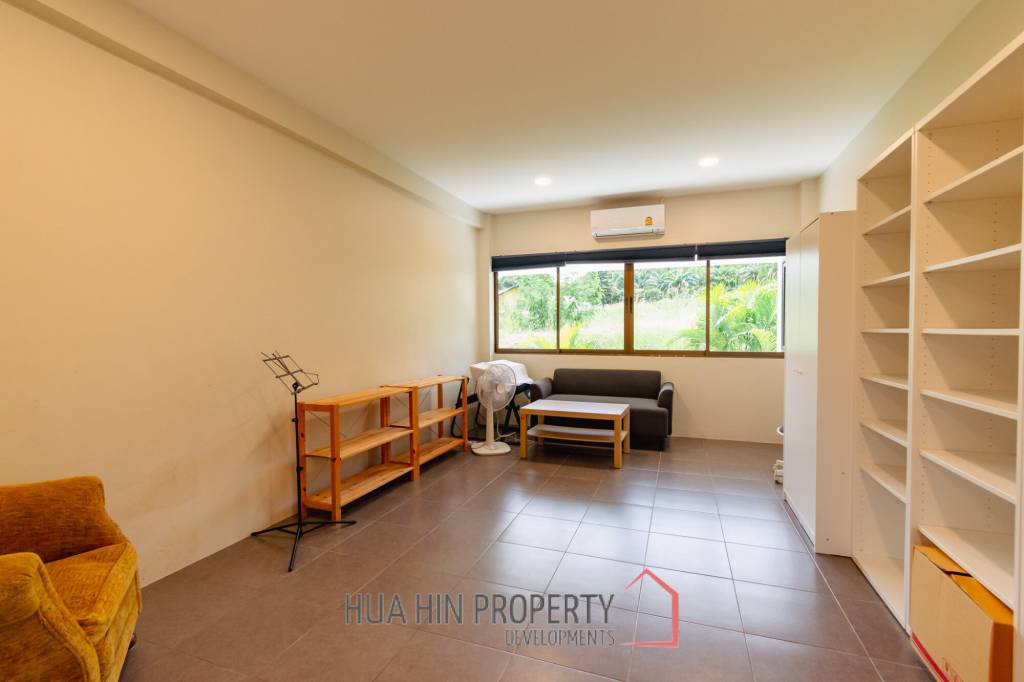 SINGLE HOUSE AT PALM HILLS GOLF COURSE : 3 bed direct view golf fairway