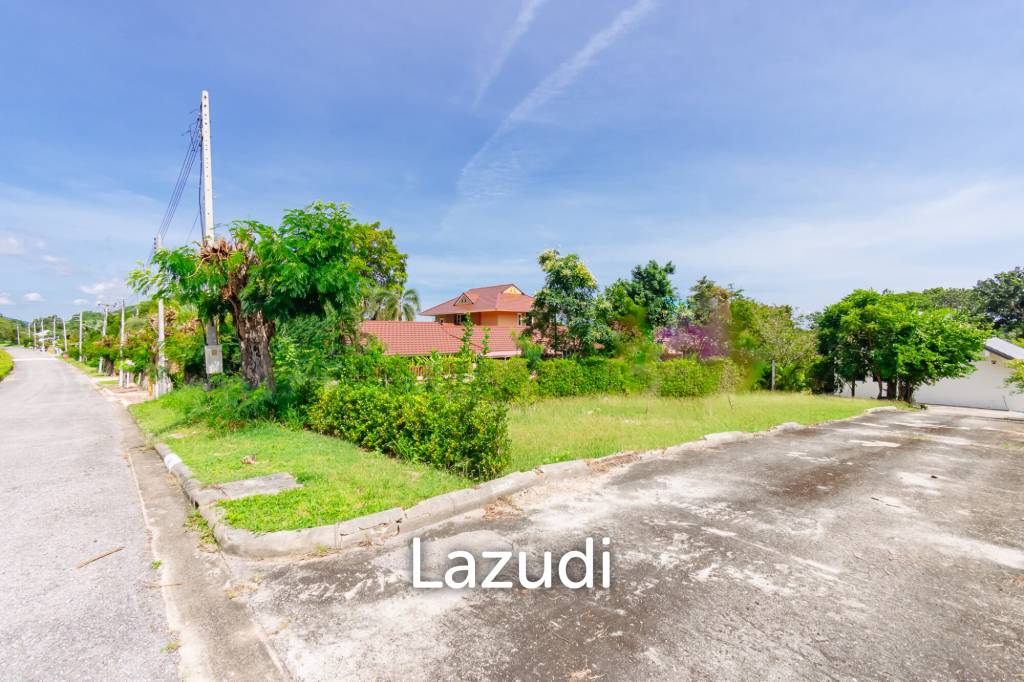 SINGLE HOUSE AT PALM HILLS GOLF COURSE : 3 bed direct view golf fairway