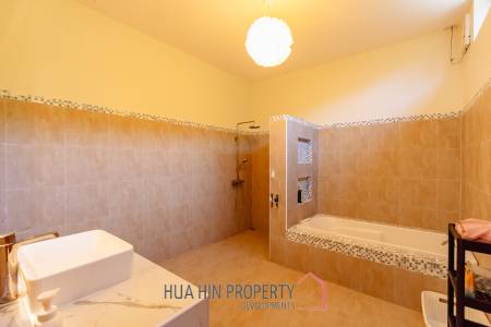 SINGLE HOUSE AT PALM HILLS GOLF COURSE : 3 bed direct view golf fairway