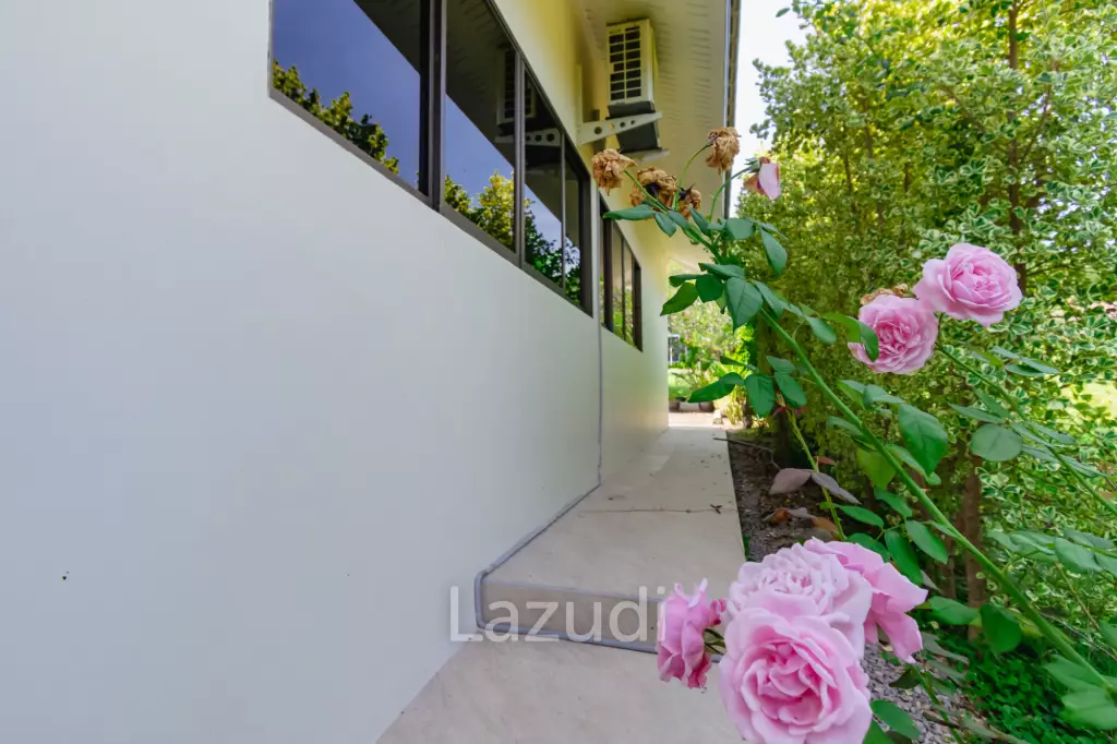 SINGLE HOUSE AT PALM HILLS GOLF COURSE : 3 bed direct view golf fairway