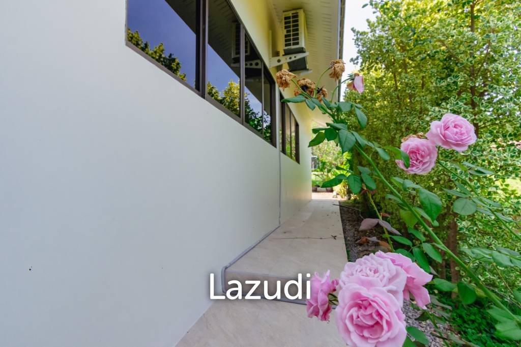 SINGLE HOUSE AT PALM HILLS GOLF COURSE : 3 bed direct view golf fairway