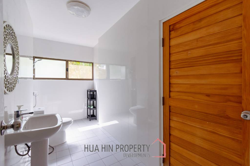 SINGLE HOUSE AT PALM HILLS GOLF COURSE : 3 bed direct view golf fairway