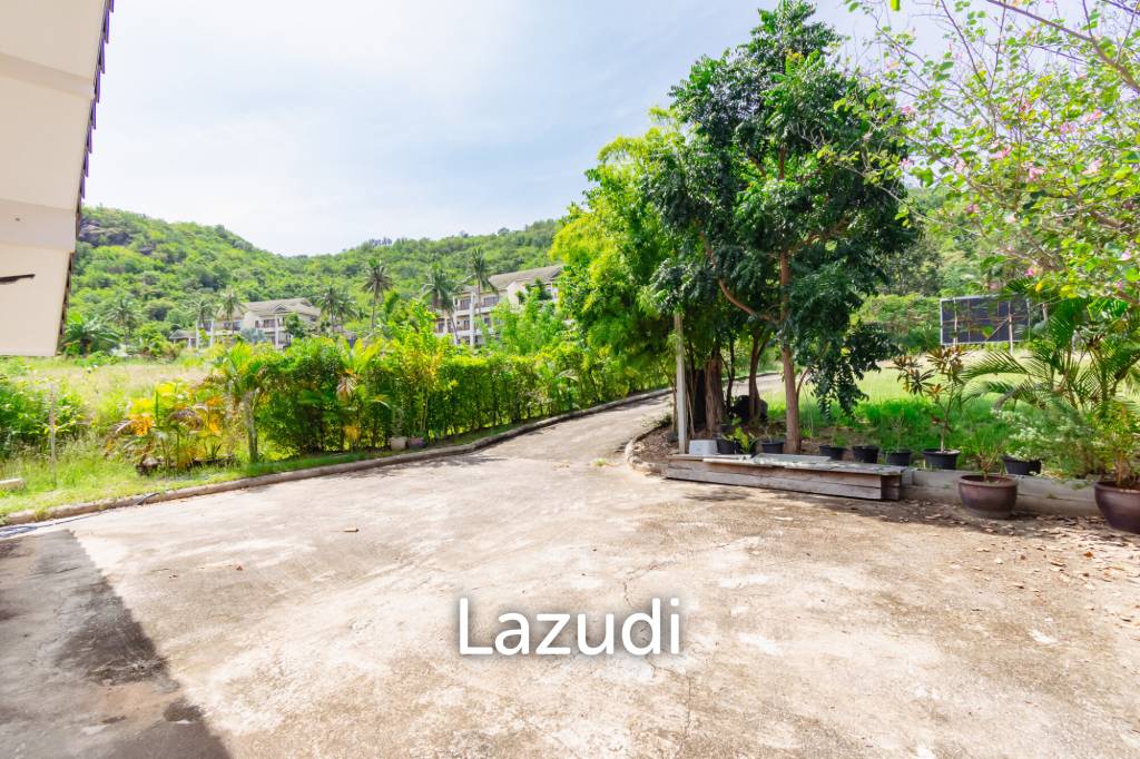 SINGLE HOUSE AT PALM HILLS GOLF COURSE : 3 bed direct view golf fairway