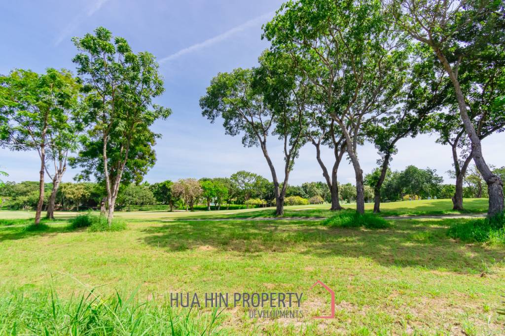 SINGLE HOUSE AT PALM HILLS GOLF COURSE : 3 bed direct view golf fairway