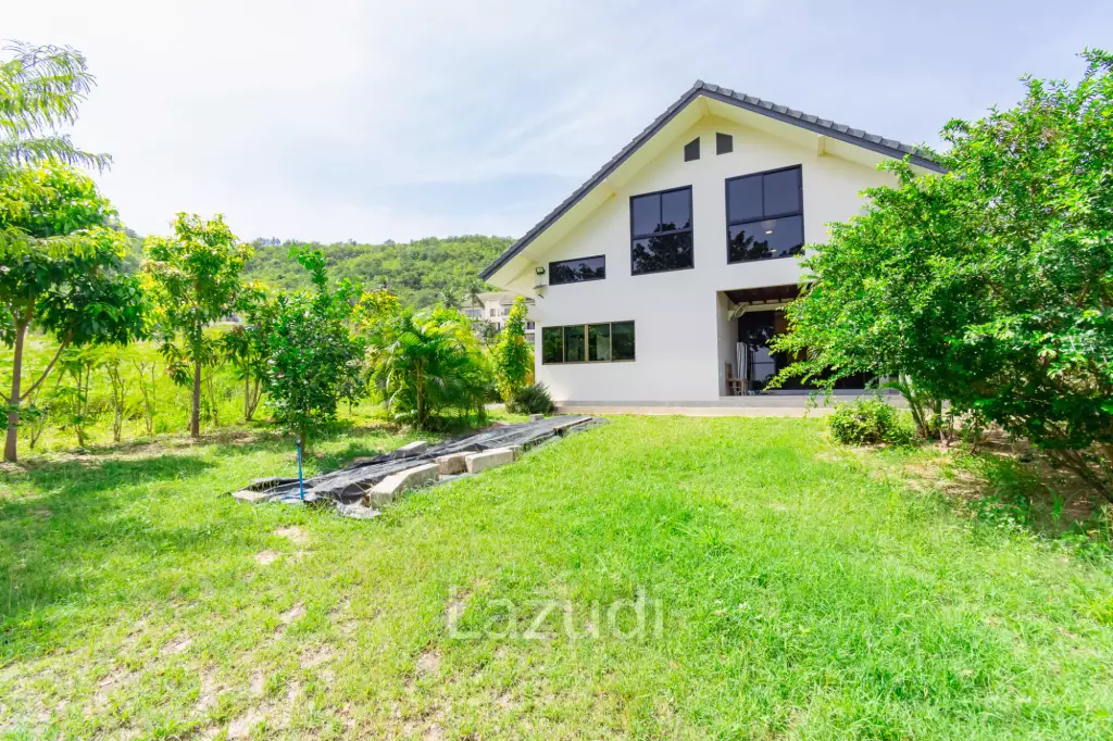 SINGLE HOUSE AT PALM HILLS GOLF COURSE : 3 bed direct view golf fairway