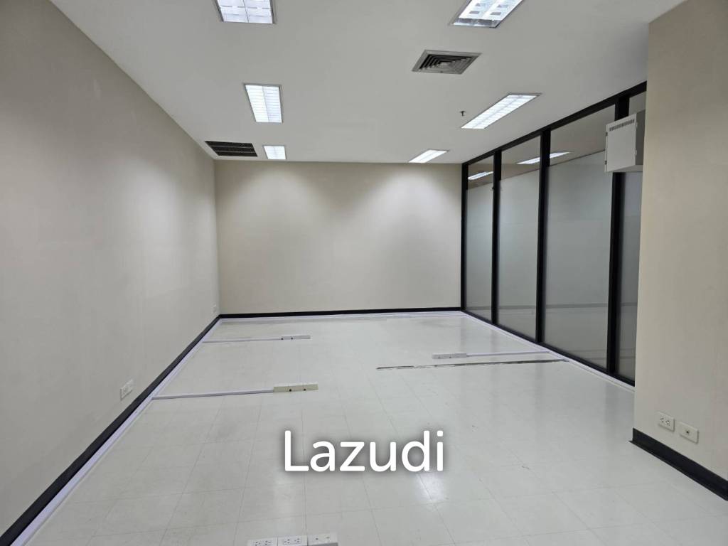 Spacious Office in Ocean Tower 2 Bangkok