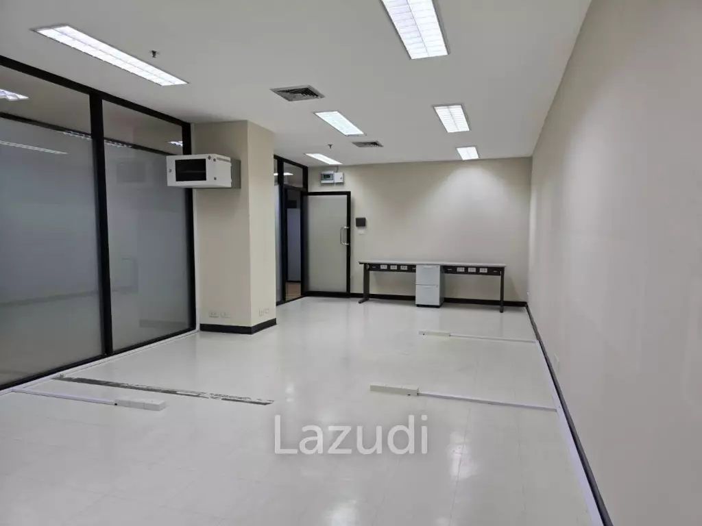 Spacious Office in Ocean Tower 2 Bangkok
