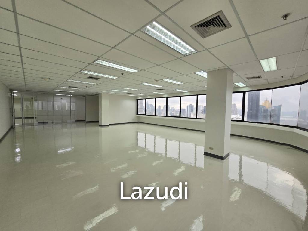 Spacious Office in Ocean Tower 2 Bangkok