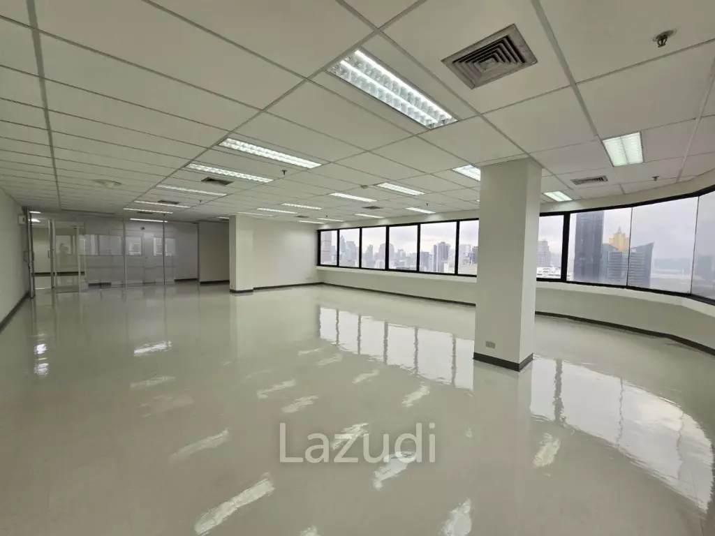 Spacious Office in Ocean Tower 2 Bangkok