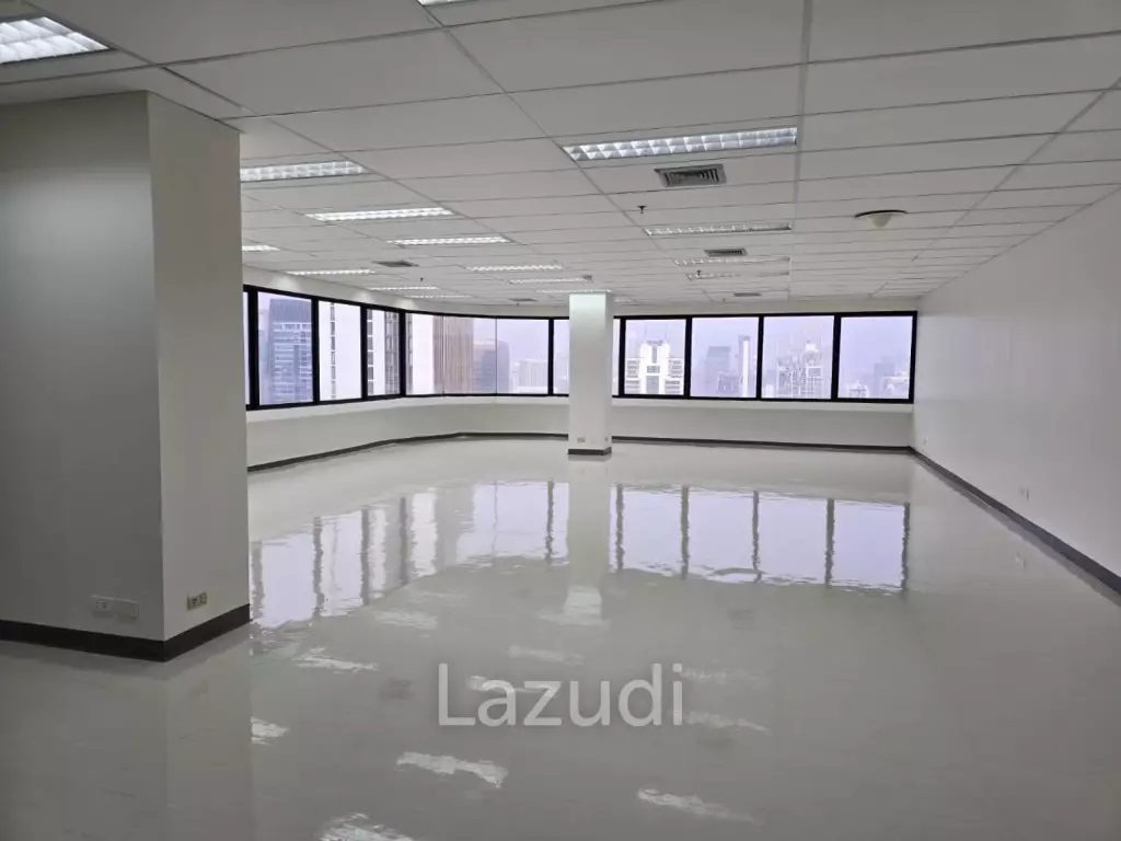 Spacious Office in Ocean Tower 2 Bangkok
