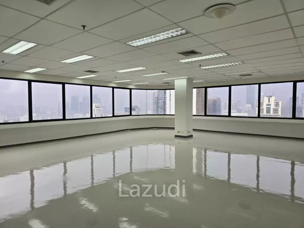 Spacious Office in Ocean Tower 2 Bangkok
