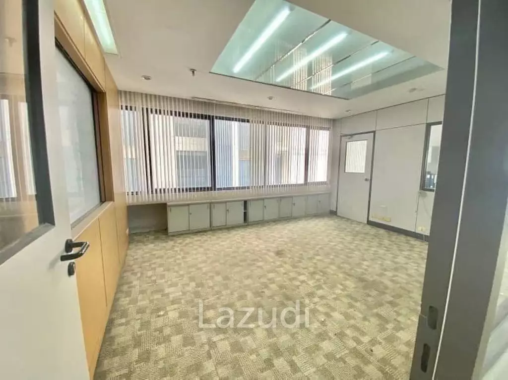 Fully Furnished Office in Ocean Tower 2 Bangkok
