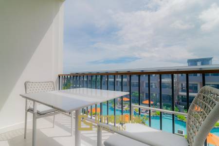 Brandneue Eigentumswohnung direkt neben dem Palm Hills Golfplatz