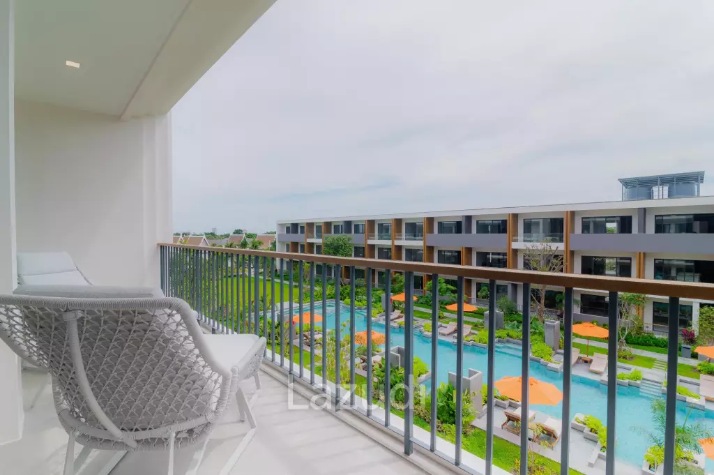 Luxury Condo right next to Plam Hills Golf