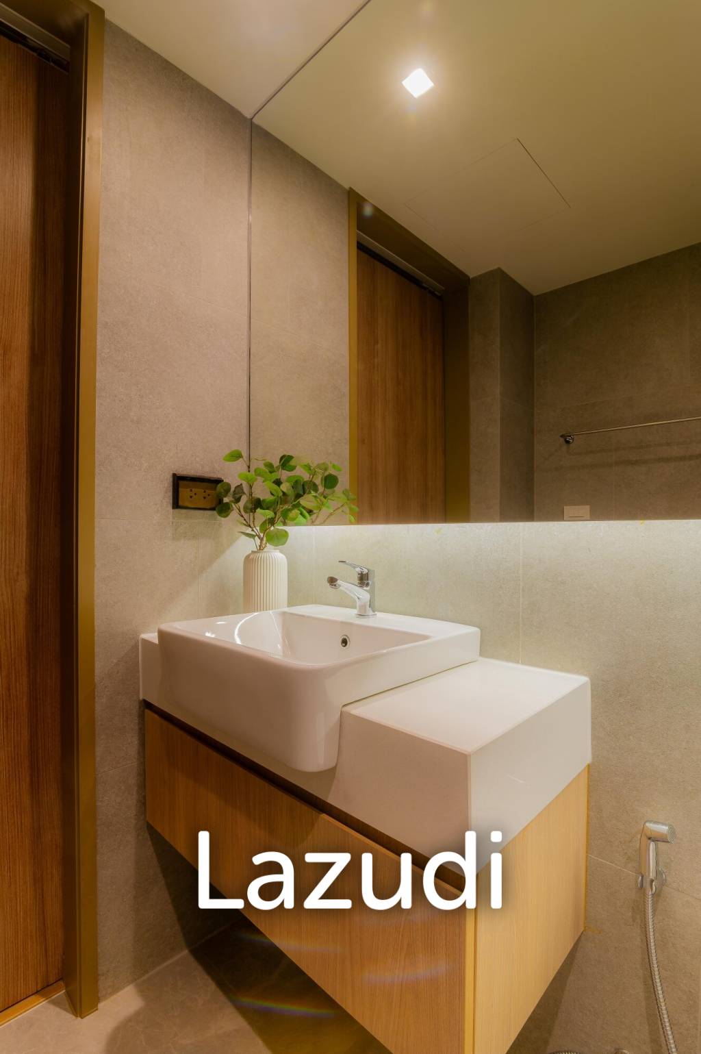 Luxury Condo right next to Plam Hills Golf