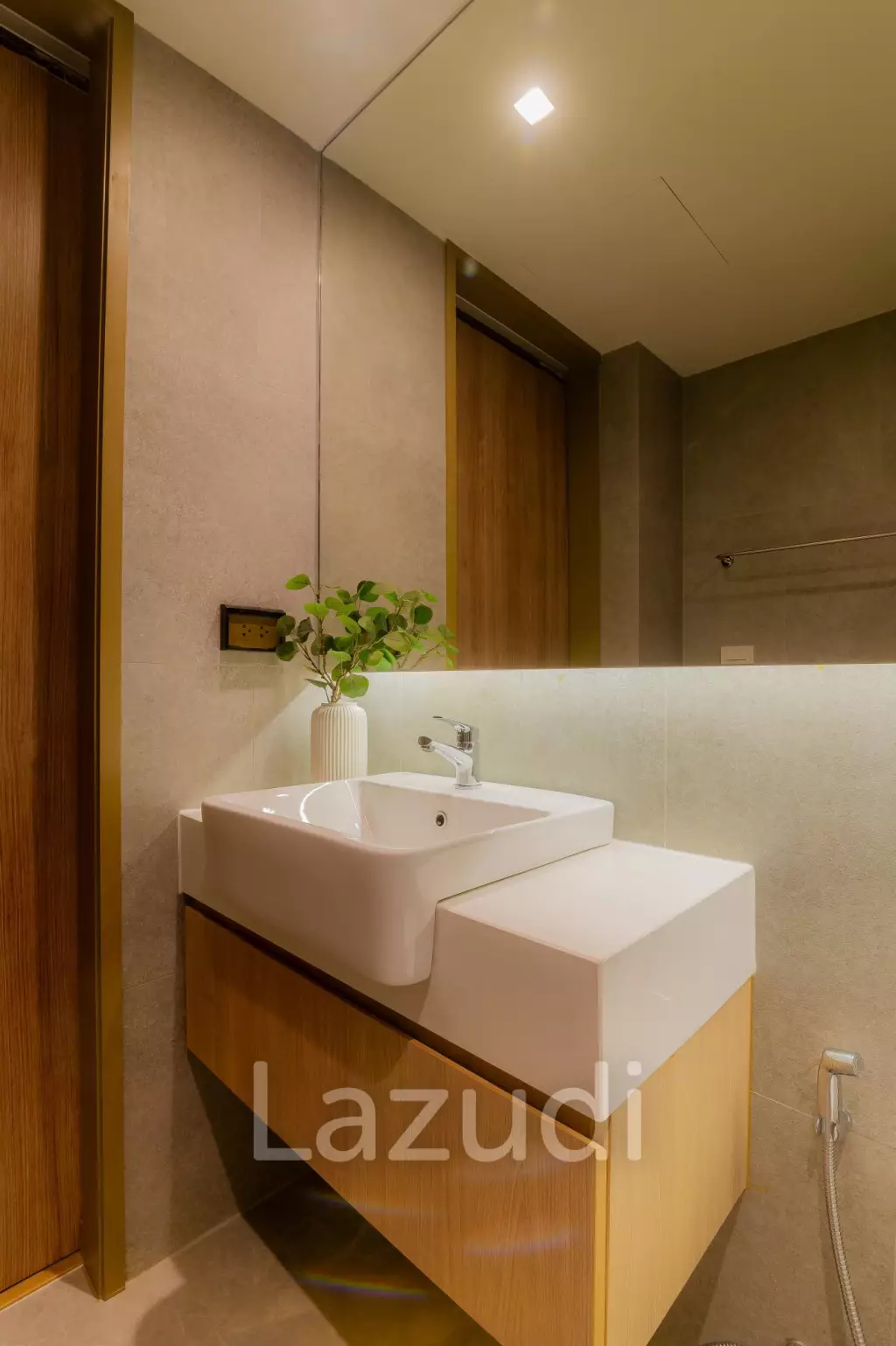 Luxury Condo right next to Plam Hills Golf