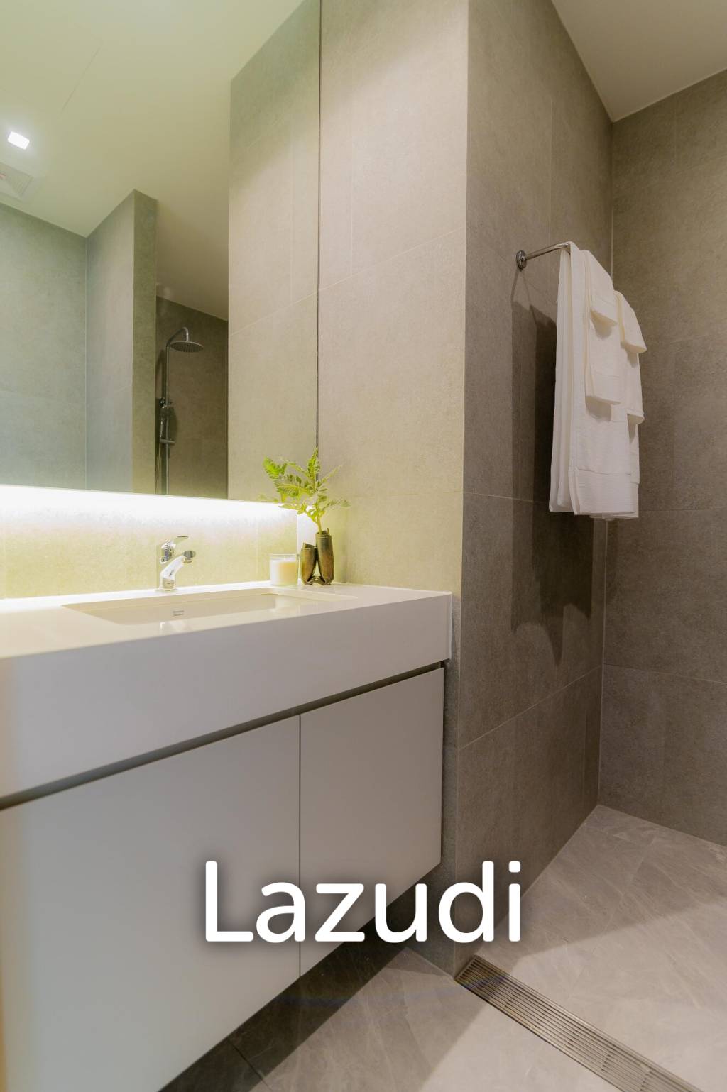 Luxury1-Bedroom Condo at Sunshine Prestige, Opposite Palm Hills Golf Course