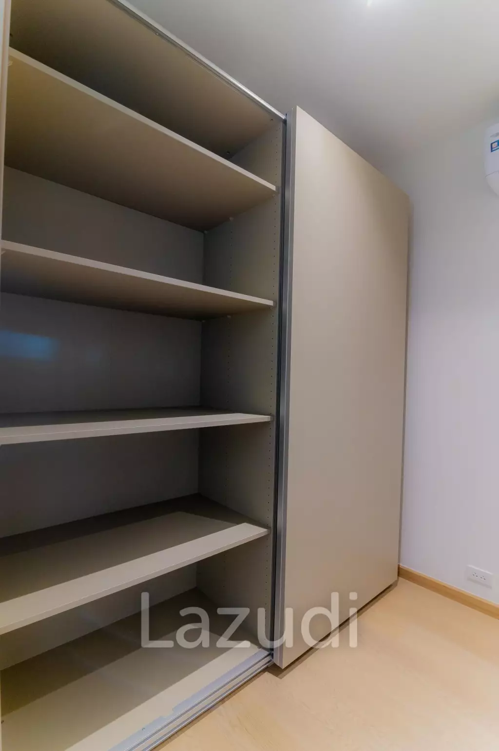 Luxury1-Bedroom Condo at Sunshine Prestige, Opposite Palm Hills Golf Course