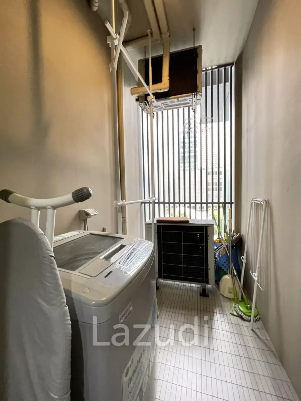 53 Sqm 1 Bed 1 Bath Condo For Sale in The Room Sukhumvit 21