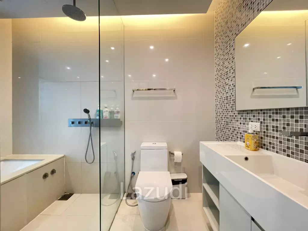 53 Sqm 1 Bed 1 Bath Condo For Sale in The Room Sukhumvit 21