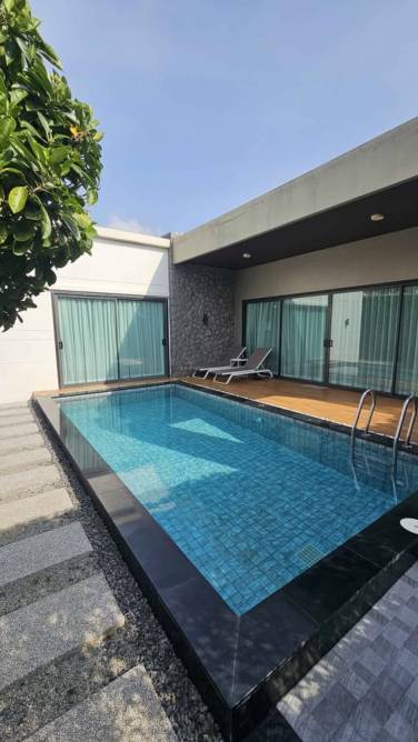 Newly Renovated 2-Bedroom Pool Villa for Rent in Chalong