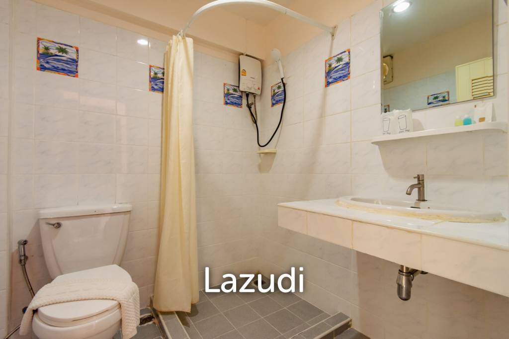 16 Rooms Hotel nearby the beach and town for Sale