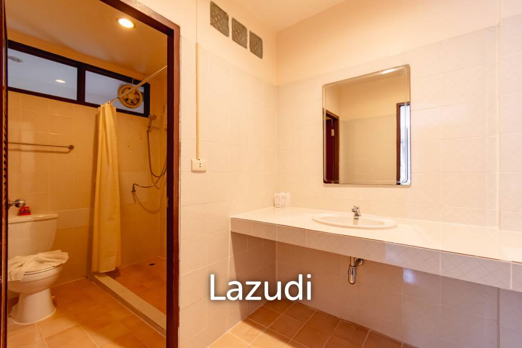 16 Rooms Hotel nearby the beach and town for Sale