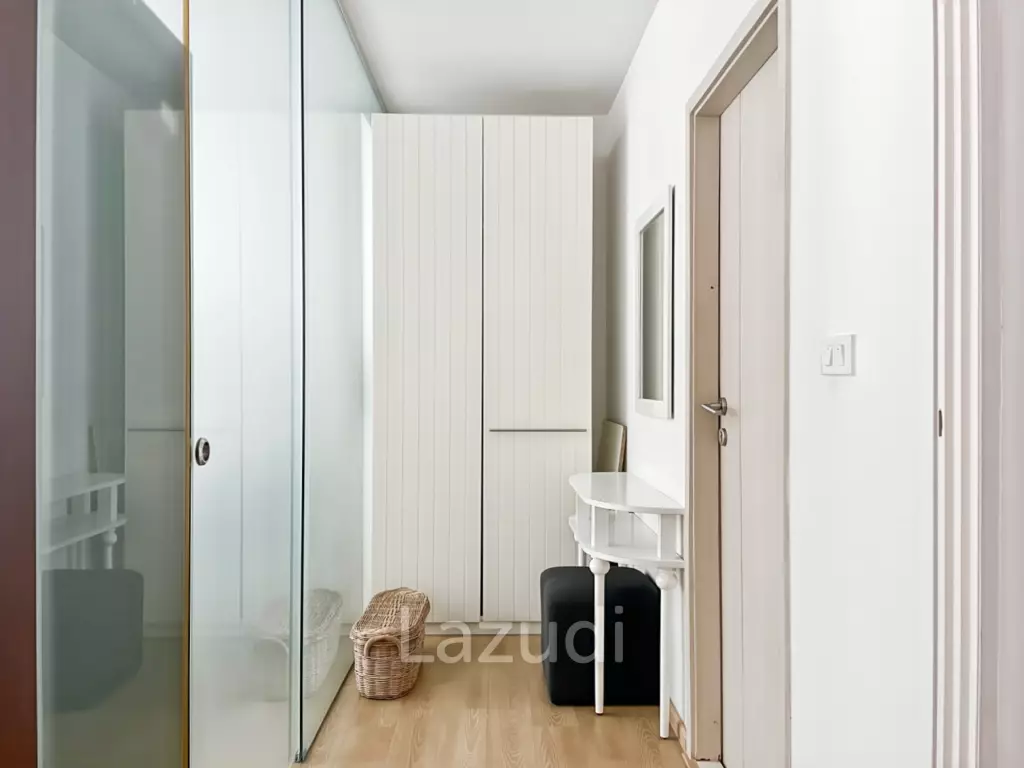 Pool Access 1-Bedroom Condo in Baan SanKraam