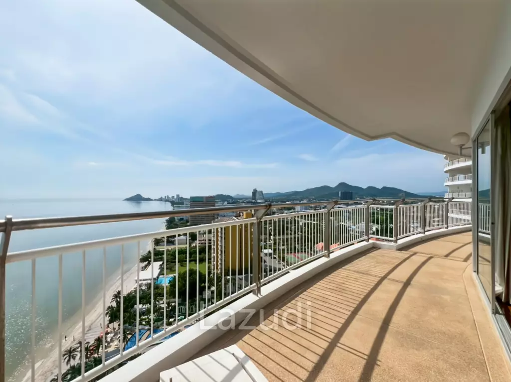 Baan Kinnon Hua Hin : The Ultra-Exclusive 18th Floor Beachfront 4 Bedroom Condo