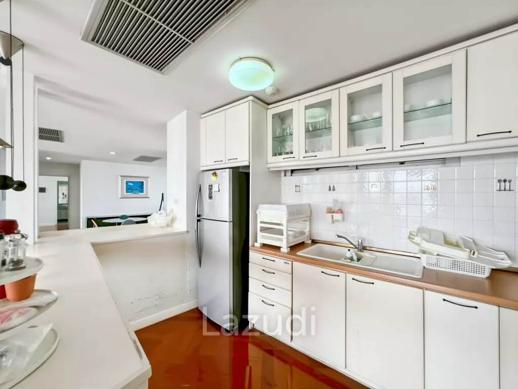 Baan Kinnon Hua Hin : The Ultra-Exclusive 18th Floor Beachfront 4 Bedroom Condo
