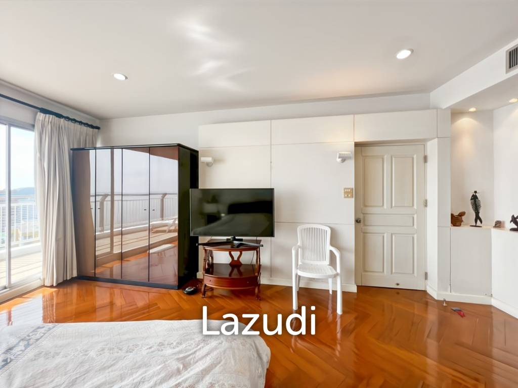 Baan Kinnon Hua Hin : The Ultra-Exclusive 18th Floor Beachfront 4 Bedroom Condo