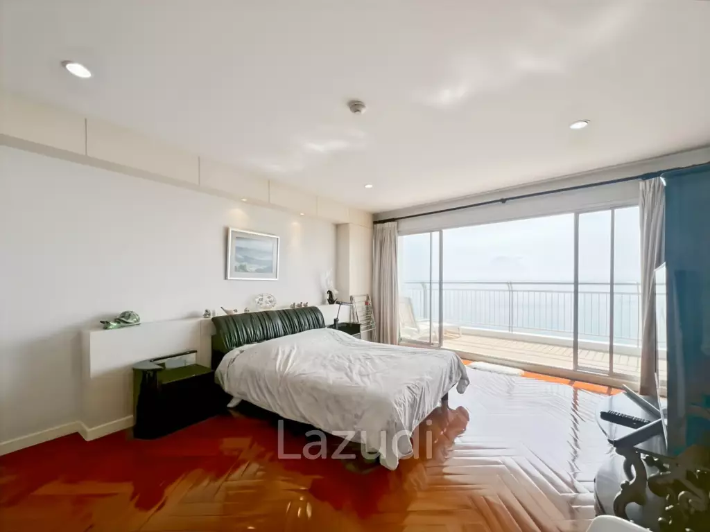 Baan Kinnon Hua Hin : The Ultra-Exclusive 18th Floor Beachfront 4 Bedroom Condo