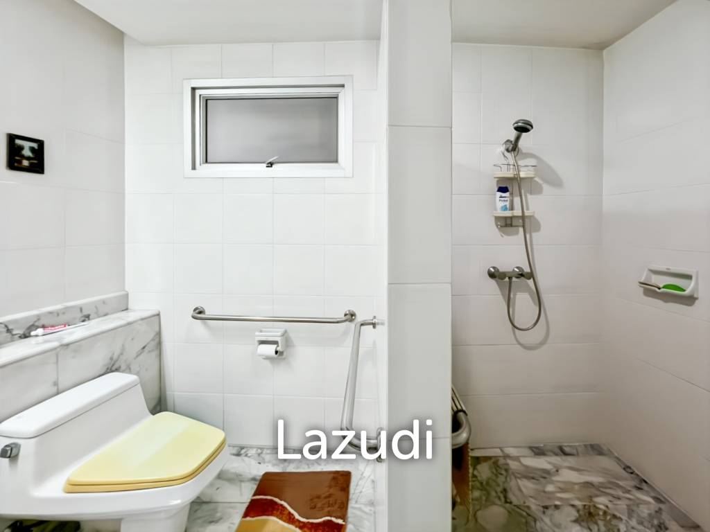 Baan Kinnon Hua Hin : The Ultra-Exclusive 18th Floor Beachfront 4 Bedroom Condo