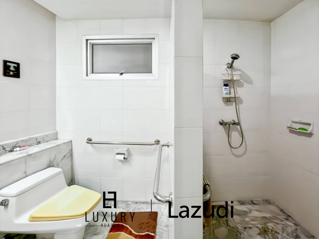 Baan Kinnon Hua Hin : The Ultra-Exclusive 18th Floor Beachfront 4 Bedroom Condo