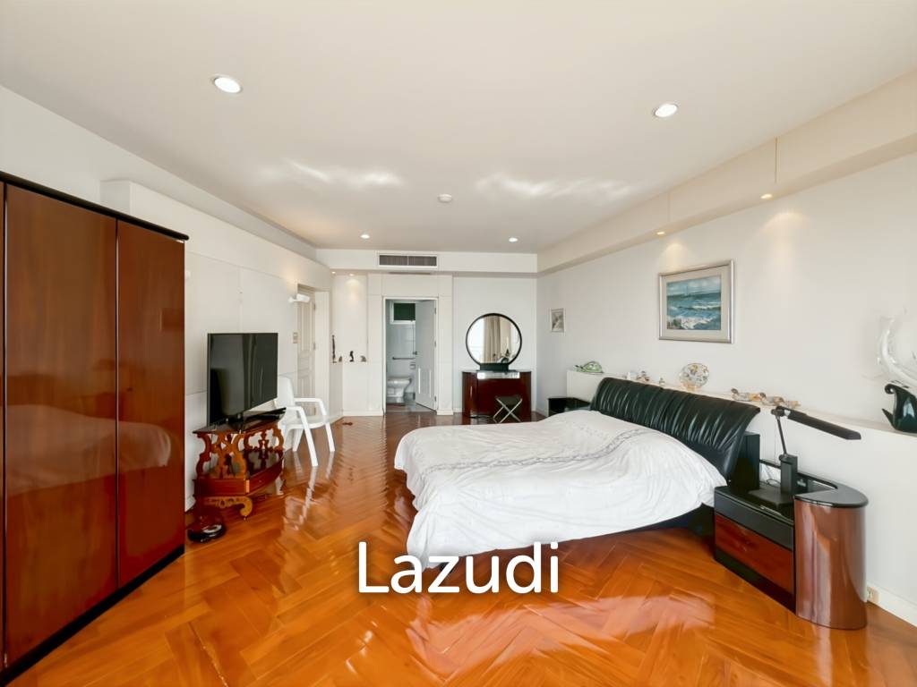Baan Kinnon Hua Hin : The Ultra-Exclusive 18th Floor Beachfront 4 Bedroom Condo