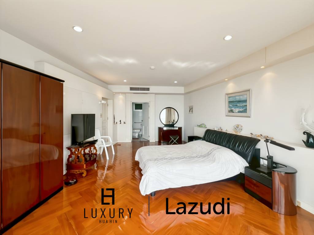 Baan Kinnon Hua Hin : The Ultra-Exclusive 18th Floor Beachfront 4 Bedroom Condo