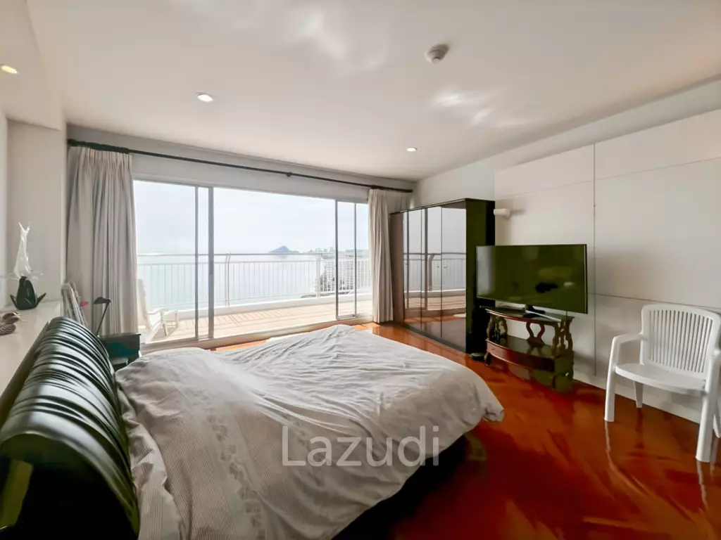 Baan Kinnon Hua Hin : The Ultra-Exclusive 18th Floor Beachfront 4 Bedroom Condo