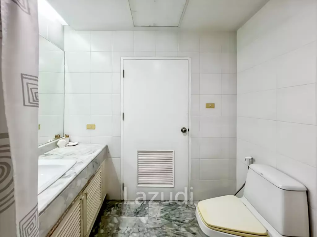 Baan Kinnon Hua Hin : The Ultra-Exclusive 18th Floor Beachfront 4 Bedroom Condo