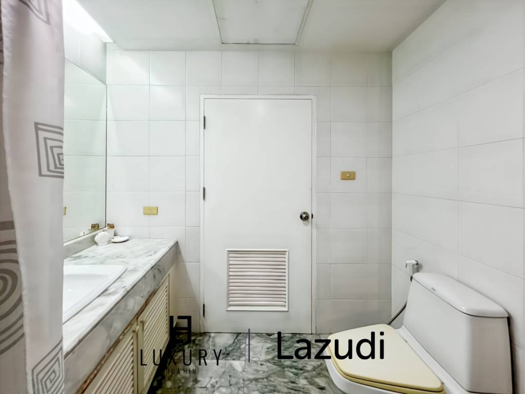 Baan Kinnon Hua Hin : The Ultra-Exclusive 18th Floor Beachfront 4 Bedroom Condo