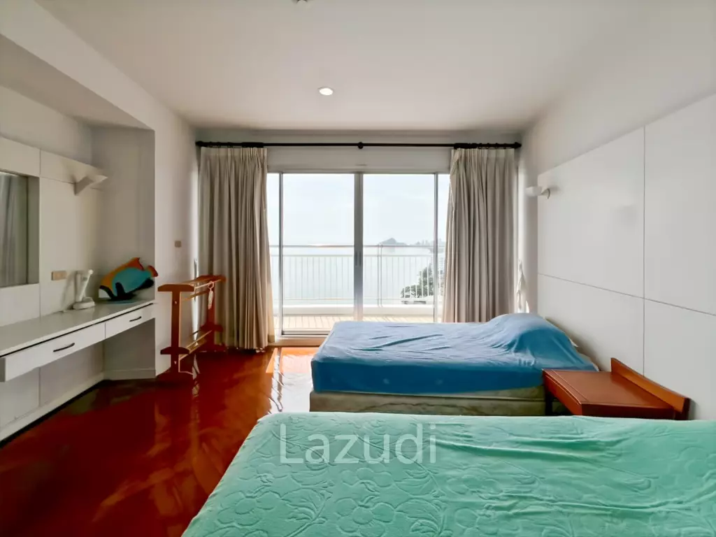 Baan Kinnon Hua Hin : The Ultra-Exclusive 18th Floor Beachfront 4 Bedroom Condo